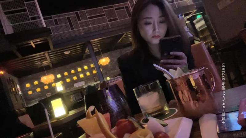 帅哥酒吧钓了个颜值超高的御姐[1V 1.64G][百度盘]