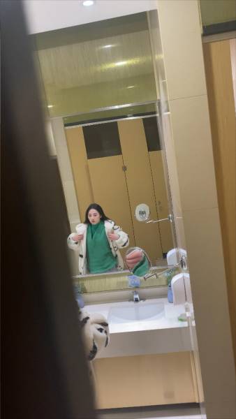 最新2021小王子原创厕拍【40P241V33.7G】