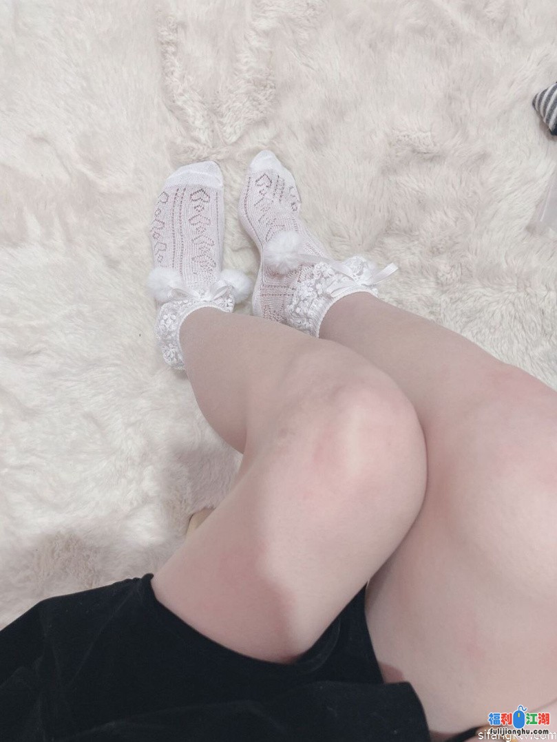 极品美腿『月月』搭配黑丝 撸点极高 后入内射 堪称完美的炮架[1v1.7g度盘]