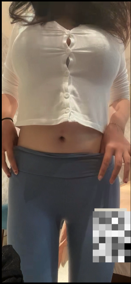 抖音巨乳 李雅nova 最新流出一对一 抠逼漏奶 微露脸 图 01