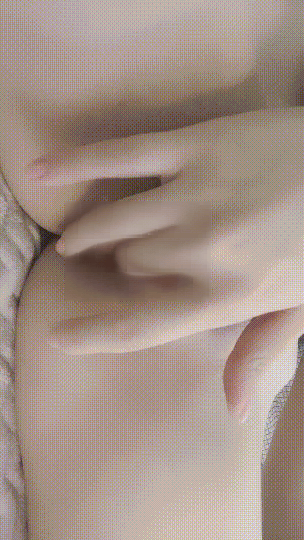 网红级别女神!正宗魔鬼身材~ 冰月 首次扣穴自慰!包射~ 图 03