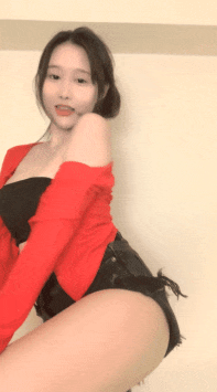 ♆♆ 诗妮 校花美女~!网红脸舞蹈生~热舞诱惑~湿身秀挑逗 图 01