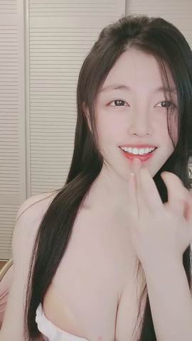 极品颜值女神激情自慰白嫩美臀肥粗大振动棒磨蹭插入骚… 图 02