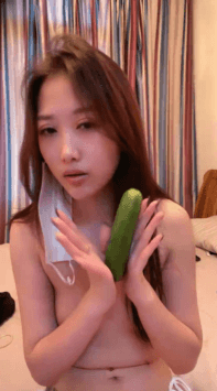 ♆ 共享女孩 明星脸御姐~道具火腿肠自慰~无套啪啪~过瘾~ 图 01