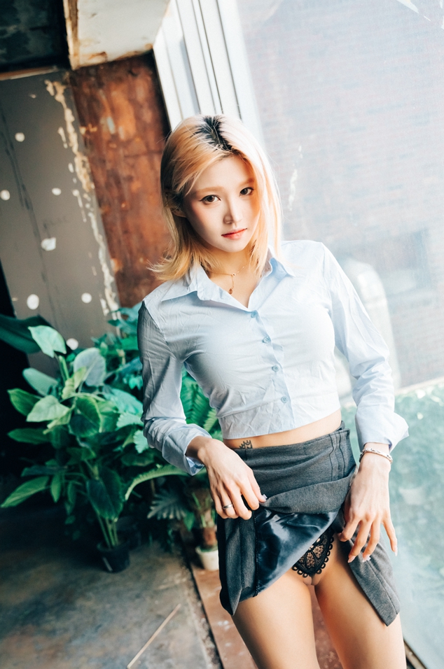 ❤️韩女团成员-Taeri Enslave-Girlcrush超诱惑红绳捆绑勒B写真 图 02