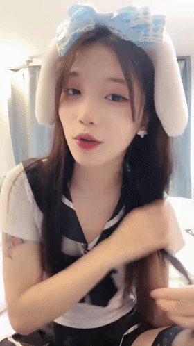 灬迷你校花! 带小御回家 黑丝白丝~掰穴扣逼自慰~爽到喷 图 01