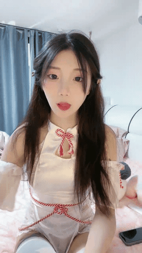 ☸清纯校花学妹 带小御回家 道具自慰~疯狂喷水~流白浆 图 01