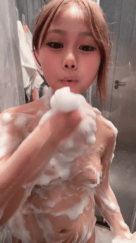 ⚫️小学妹~ 下海小萝莉 粉嫩~萌萌哒~泡沫沐浴~道具自慰~ 图 02
