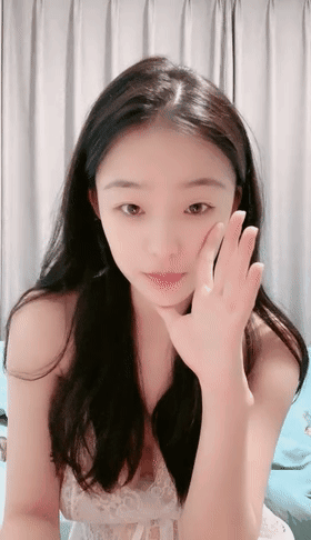重磅☸G奶学生下海 早恋少女 足交~尿尿~自慰~无套猛干~ 图 01