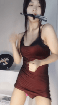 ♆♆ 萝莉小羊 舞蹈系校花! 顶级裸舞~道具自慰~翻白眼~! 图 01