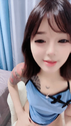 ⚫️萝莉小学妹~ 前前前女友 首秀~骚舞诱惑~自慰喷水了~ 图 02