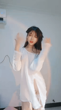 ♆ 懒羊羊大王 顶级校花来了!裸舞~道具自慰~喷水~迷死人! 图 03