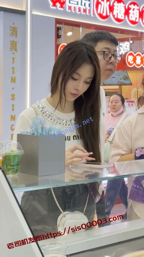 【KFC】短裙美女和闺蜜买奶茶·精装气质型·大哥一直偷看美女【1V】【774M】