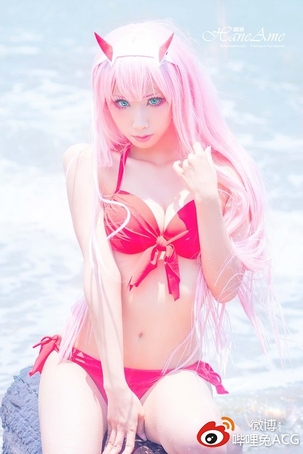 [Cosplay] Hane Ame – Zero Two [144P/142M]